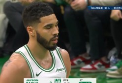 ayx·爱游戏电竞体育-塔图姆重返赛场，晋级下一阶段首场状态出色，独行侠观众沸腾！-ayx·爱游戏电竞体育